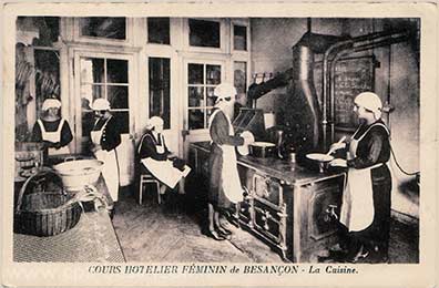Image d'archive du Cours H�telier F�minin